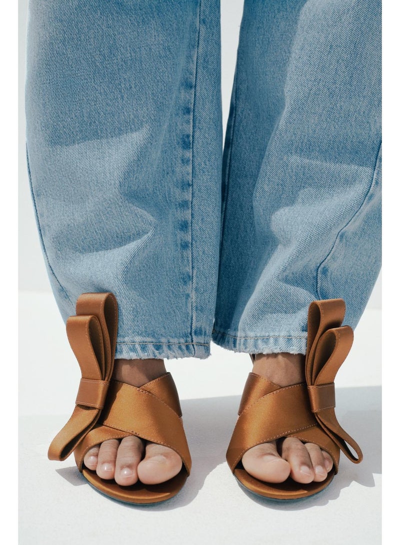 زارا صندل مع تقويسة جانبية - Image 5