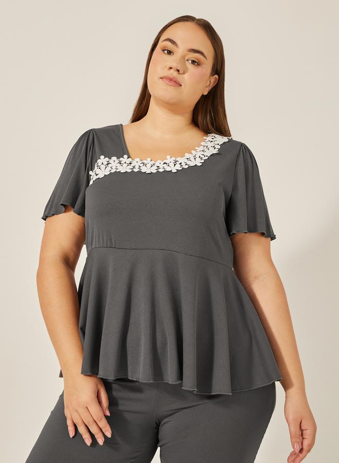 Styli matching pyjama set with peplum top and lace detailing  - Image 3