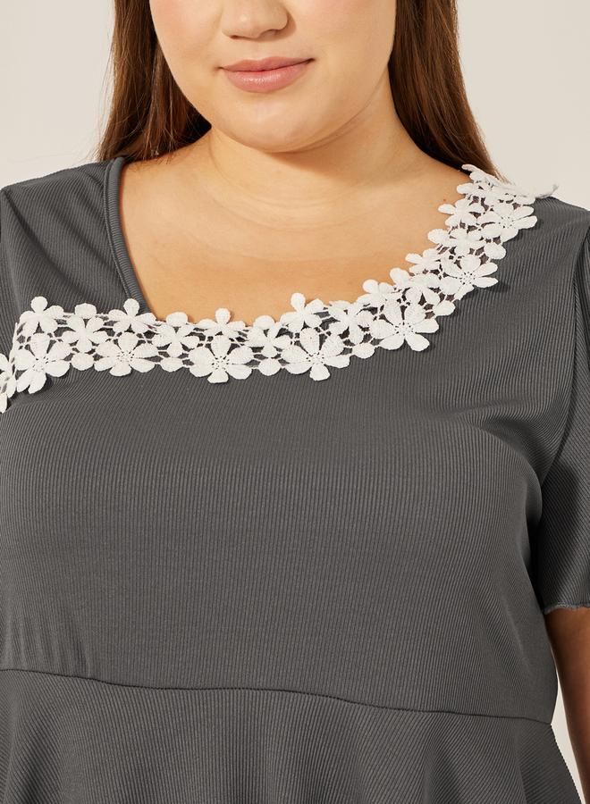 Styli matching pyjama set with peplum top and lace detailing  - Image 4
