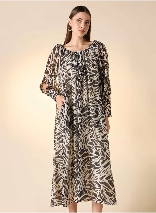 Iconic Iconic Printed Trapeze Dress with Long Sleeves