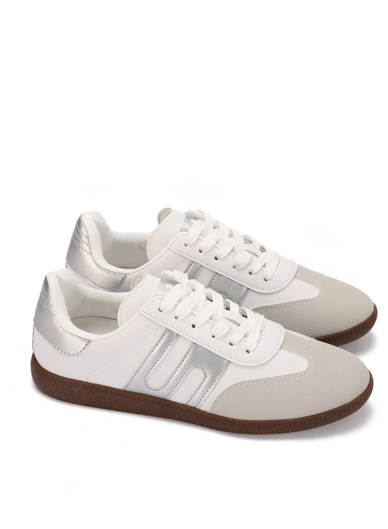 حذاء رياضي نسائي كاجوال بنعل مريح و انيق - متوفر بمختلف الالوان و المقاسات - Image 1