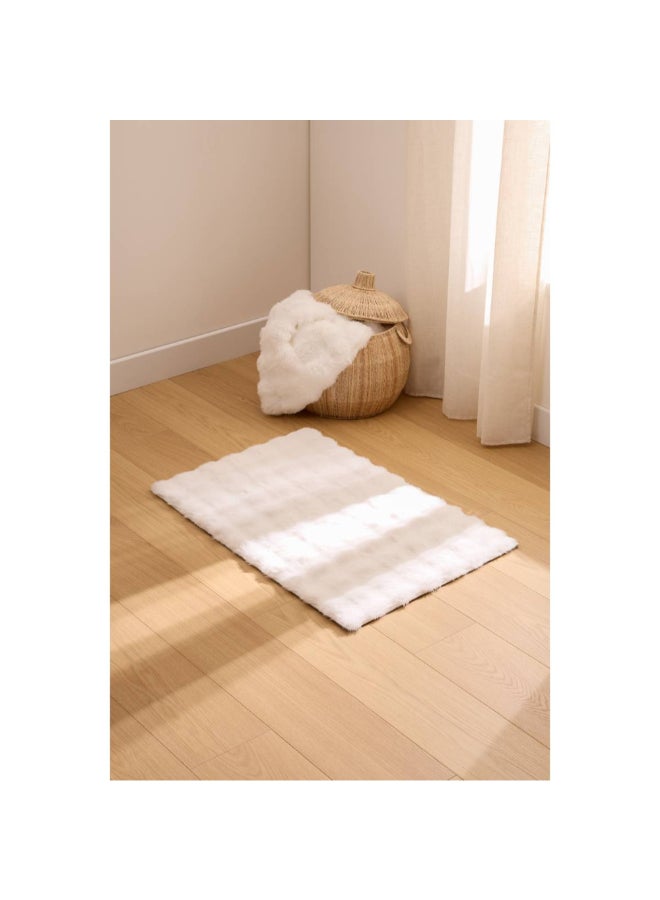 atmosphera Zephy Rectangular 3D Faux Fur Anti-Slip Rug White 60 x 90cm 212509 - Image 4