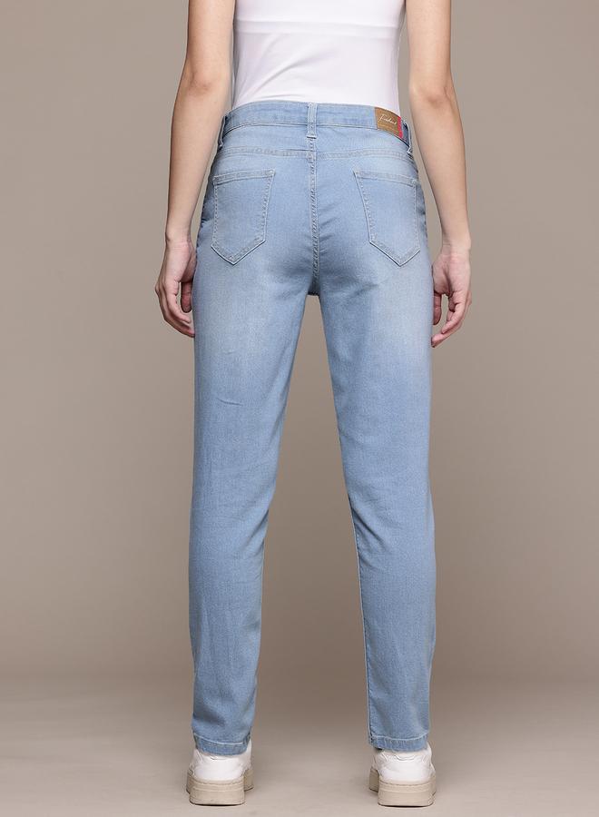 مرفوعة جينز بقصة ضيقة وخصر متوسط بتدرج خفيف - Image 3