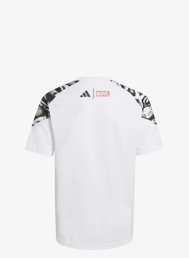 اديداس قميص البطولات الرياضي للأطفال مستوحى من ريال مدريد موسم 25/26 وAvengers من تشكيلة Tiro25 من أديداس