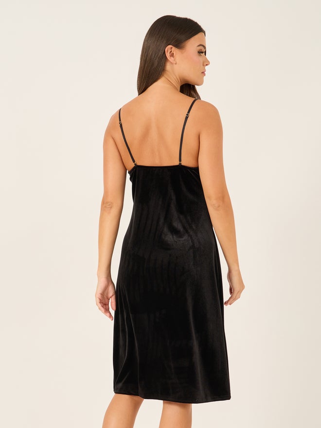 Styli Styli Velvet Cowl Neck Slip with Side Thigh Slit  - Image 3