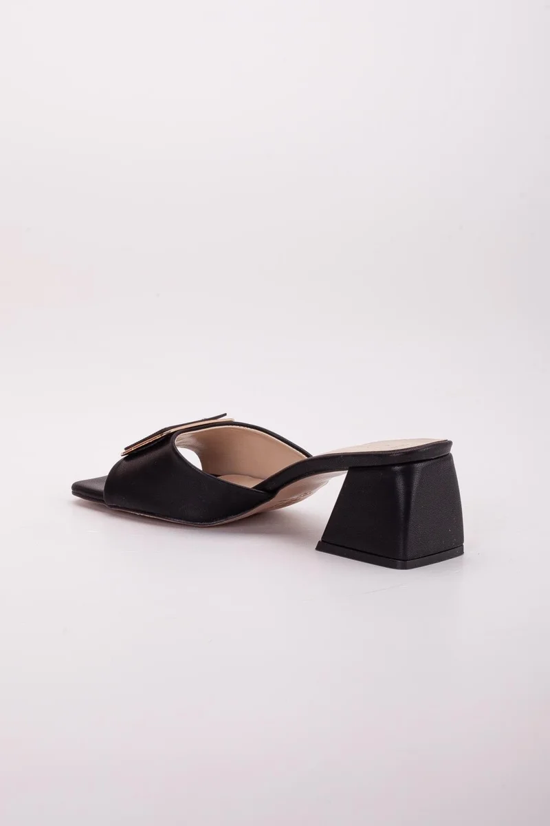 Dilimler Ayakkabı Slices Shoes Square Stone Buckle Skin Black Women's Thick Heeled Slippers