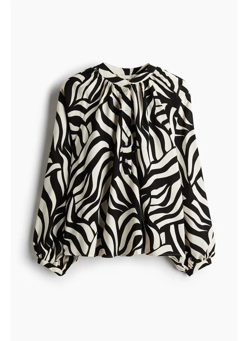 H&M Balloon-sleeved blouse