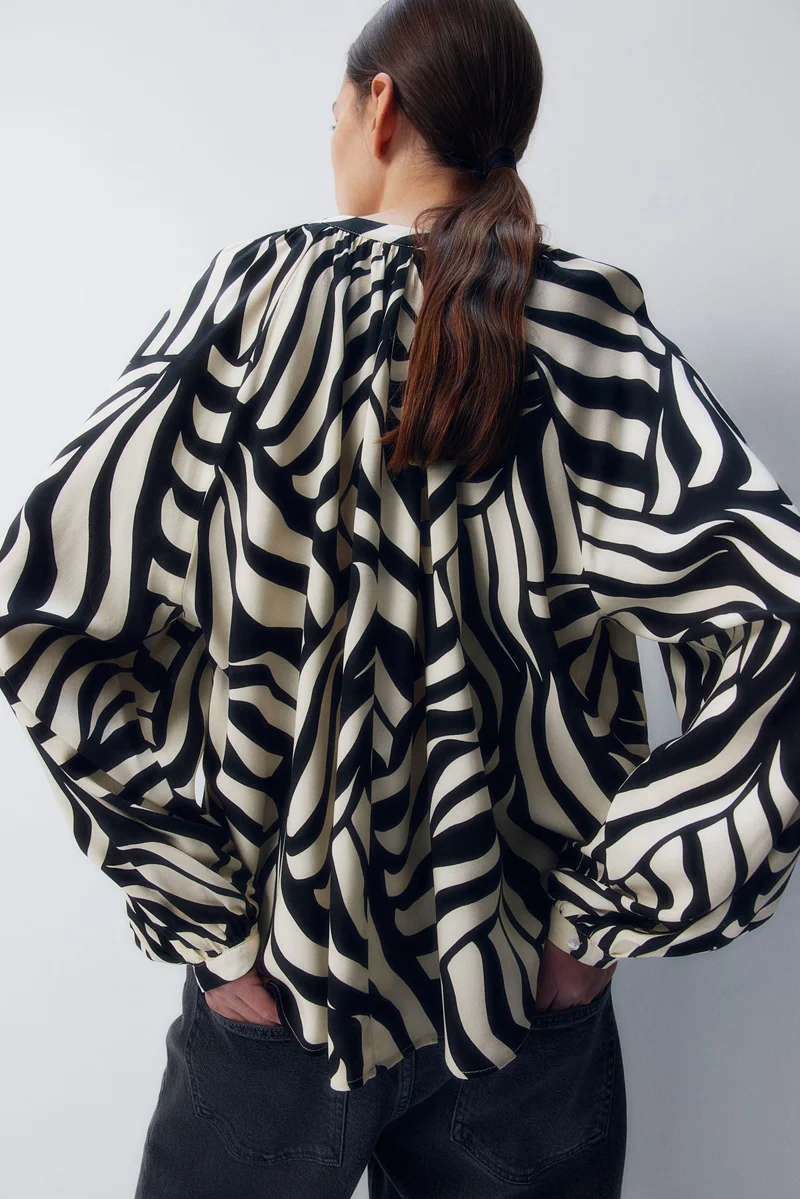 اتش اند ام بلوزة بأكمام بالون