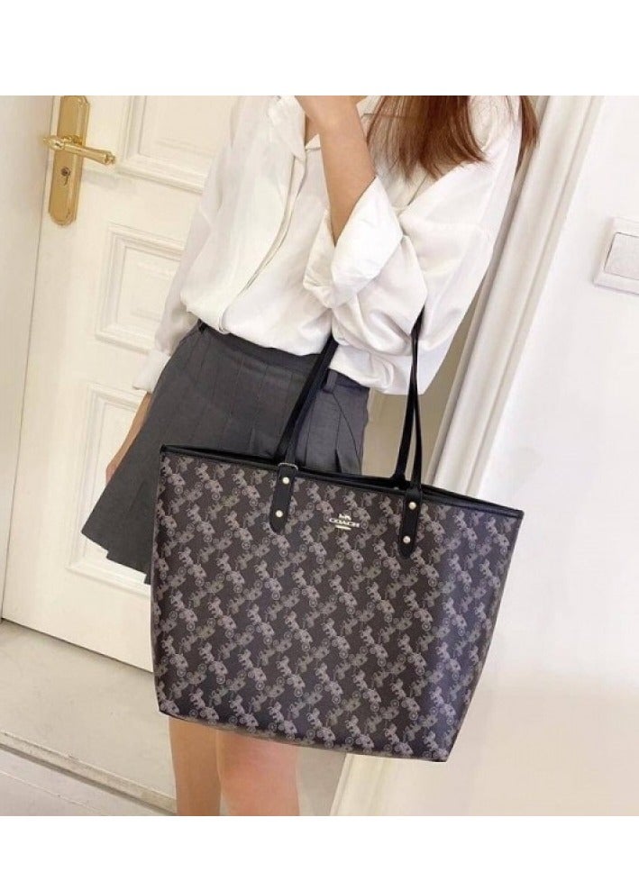 coachoutlet COACH bag for ladies Women's handbag Fashion City Tote Bag Versatile Large Capacity Large Size Shoulder Bag In Signature Canvas.  - Image 2