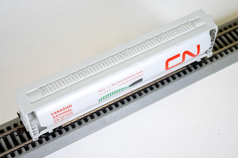 Bachmann Trains - Canadian 4 Bay Cylindrical Grain Hopper - CN Environmental - HO Scale, Grey, 8 - Image 5