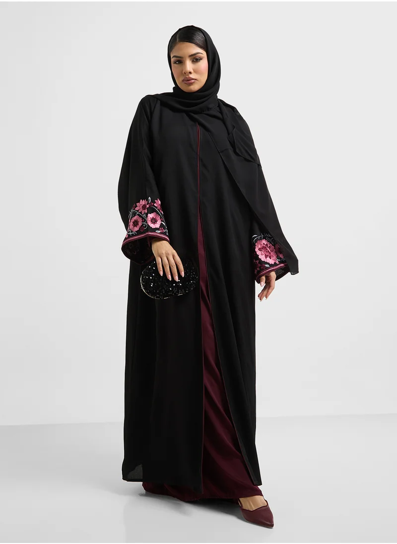 hayas closet Embroidered Flared Sleeve Abaya