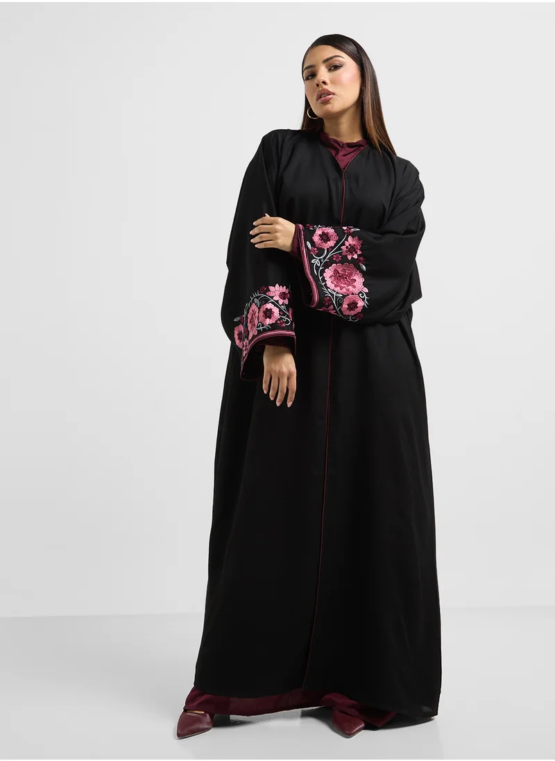 hayas closet Embroidered Flared Sleeve Abaya