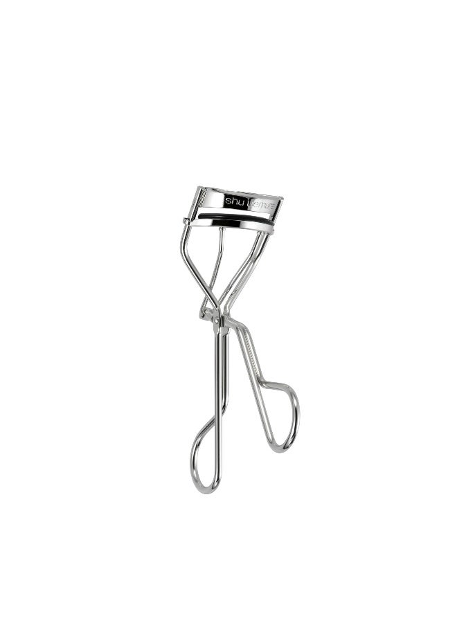 Shu Uemura Iconic Eyelash Curler, Achieve Precise Control and Long-Lasting Curl - Image 1