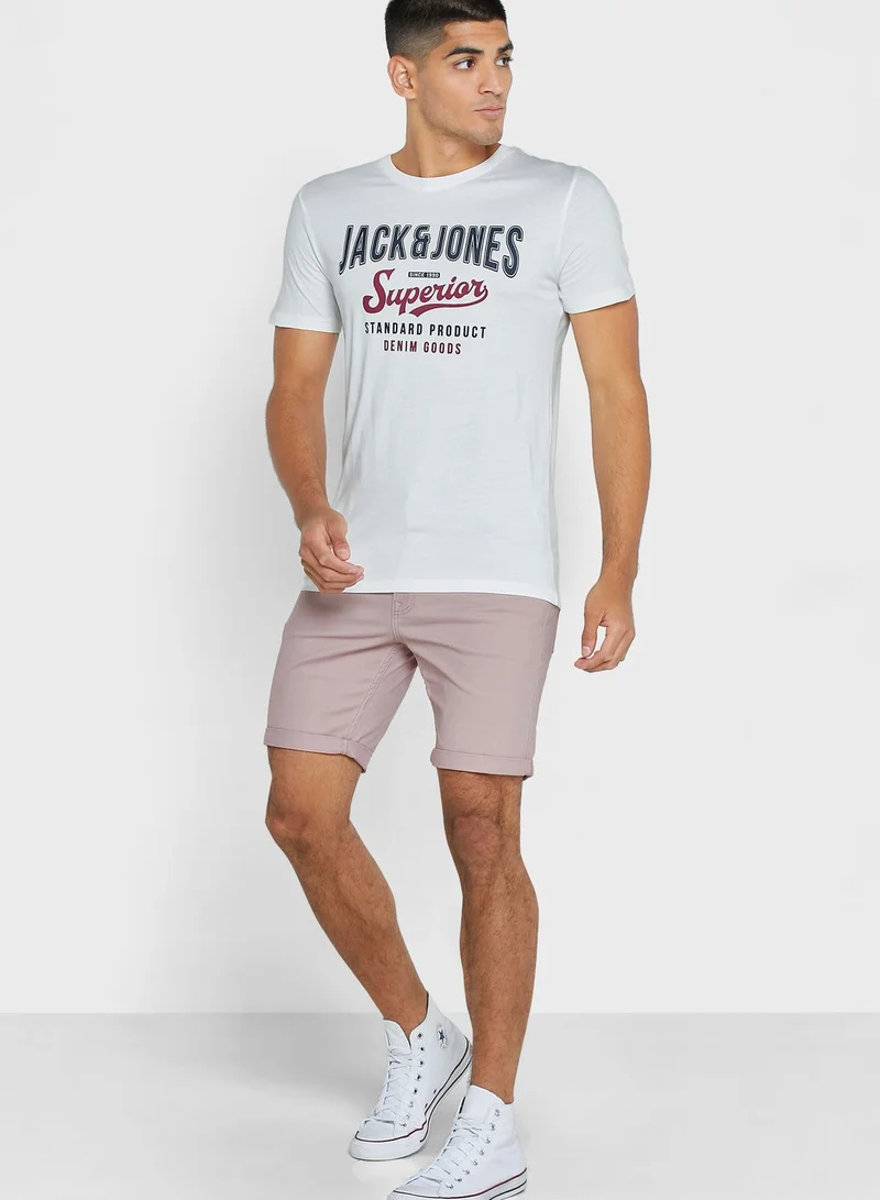 جاك اند جونز تيشيرت بطبعة شعار الماركة