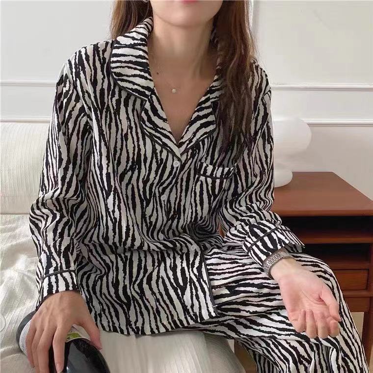 Long-Sleeved Pajamas For Men And Women Couples Light Luxury Ladies Home Clothes New Korean Version Of Loose Autumn Suit - Image 1