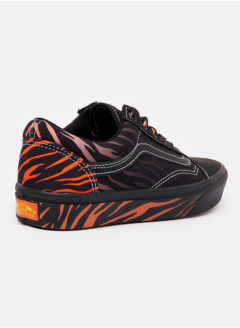 VANS - UA Comfycush Old Skool Laced up Sneakers - Image 1
