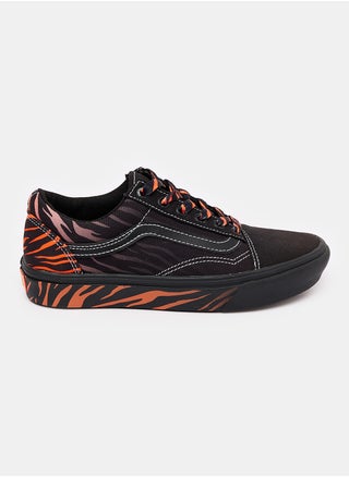 UA Comfycush Old Skool Laced up Sneakers - pzsku/ZCA537AF66AED33E9CC4BZ/45/_/1699440210/52d4e4a6-7d21-495a-b3e2-6d3501814b8d