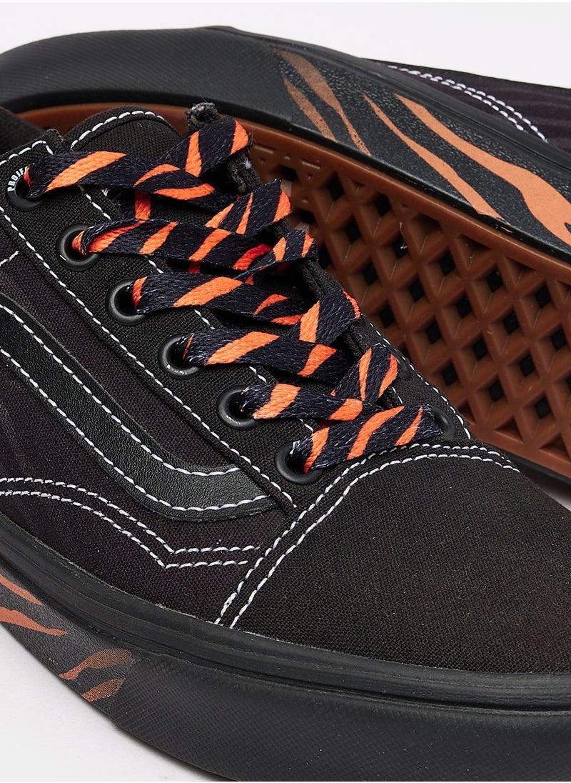 VANS - UA Comfycush Old Skool Laced up Sneakers - Image 1