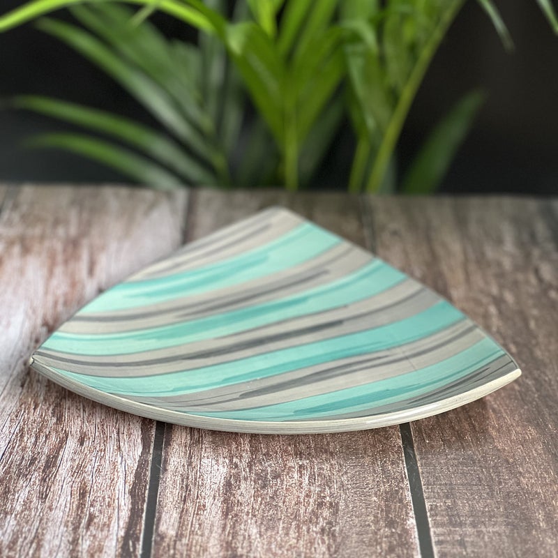 BACKKSPACE RETAIL BACKKSPACE RETAIL Hand Painted Ceramic Triangular Starter Plate Pasta Plate Serving Snack Set | Elegant Green Serving Dish - (25.5 cm) | Perfect for Entertaining and Dining - Image 4