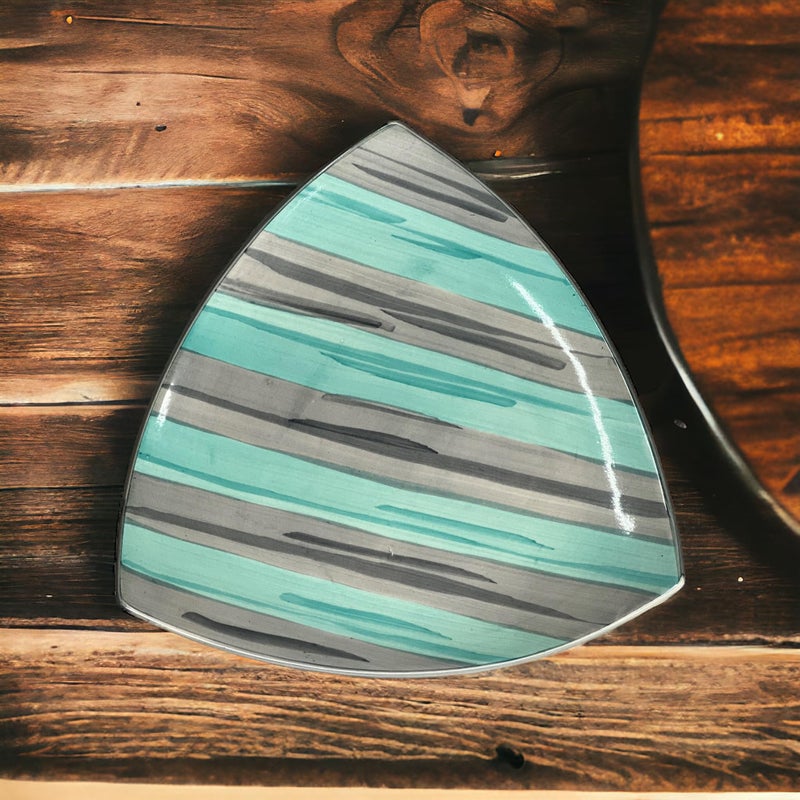 BACKKSPACE RETAIL BACKKSPACE RETAIL Hand Painted Ceramic Triangular Starter Plate Pasta Plate Serving Snack Set | Elegant Green Serving Dish - (25.5 cm) | Perfect for Entertaining and Dining - Image 3