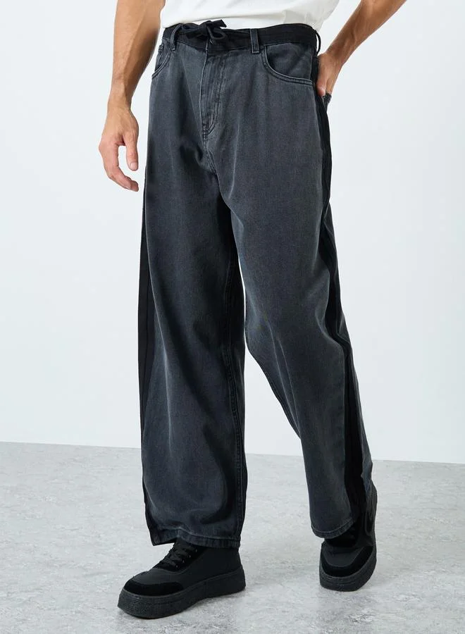 Styli Styli Men Black Mid Wash Jeans with Side Stripe