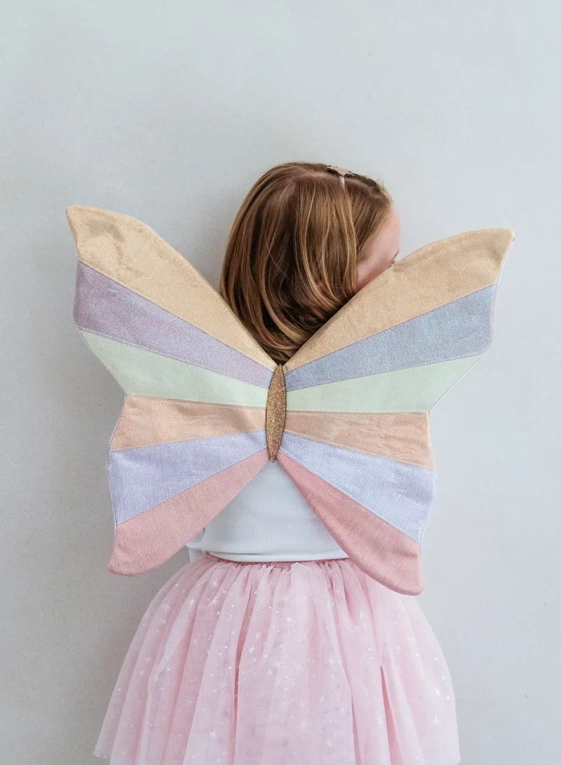 ميمي ولولا SPARKLY INTERGALACTIC WINGS