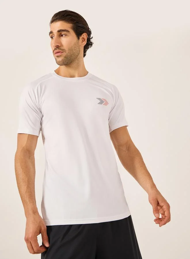 Styli Graphic Print Mesh Insert Raglan Sleeves Slim Fit T-Shirt