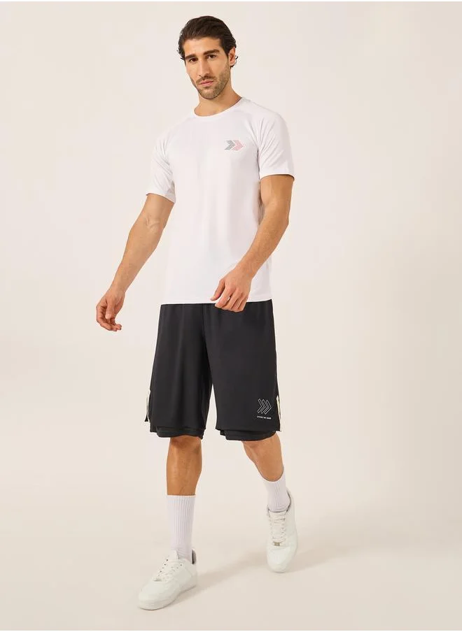ستايلي Graphic Print Mesh Insert Raglan Sleeves Slim Fit T-Shirt