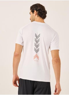 Styli Graphic Print Mesh Insert Raglan Sleeves Slim Fit T-Shirt  - Image 5