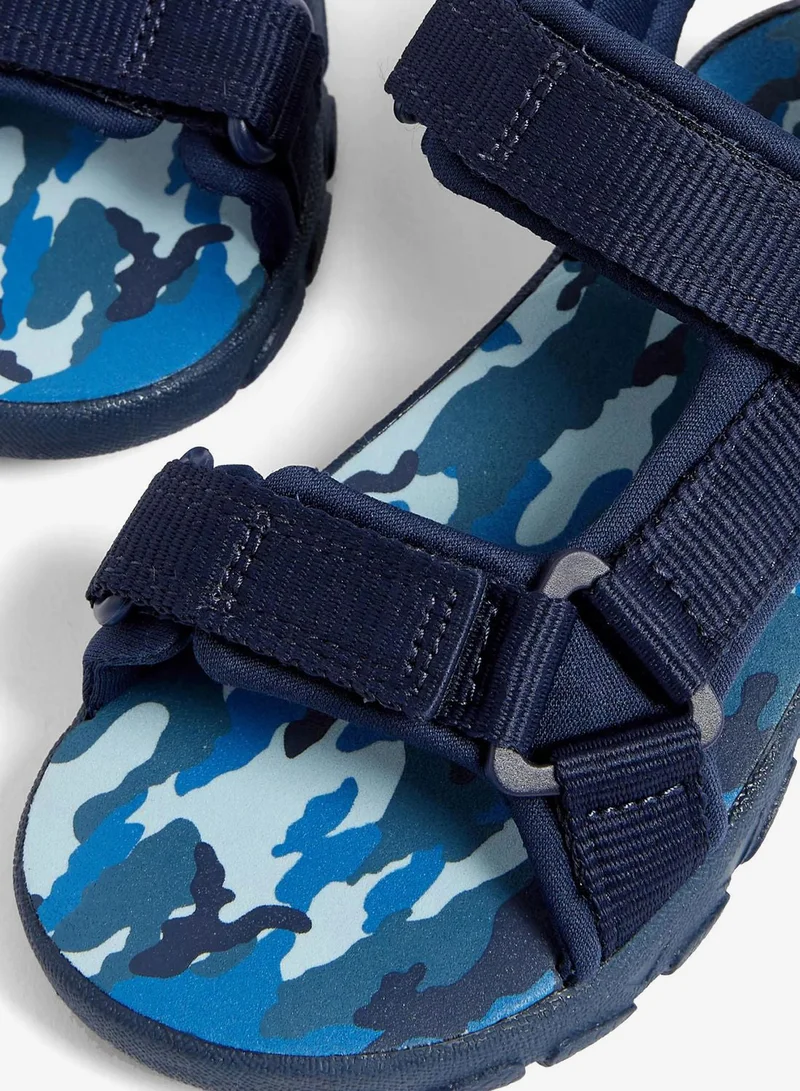ماركس وسبنسر صندل كاموفلاج بشريط فيلكرو للأطفال