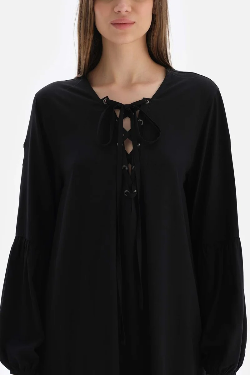 داجي Black Front Lace Dress