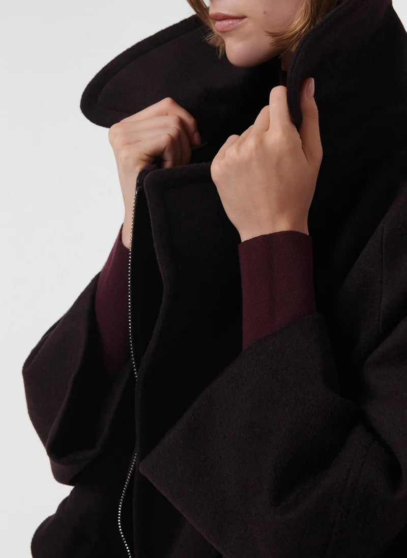 ليم سترة بأكمام عريضة