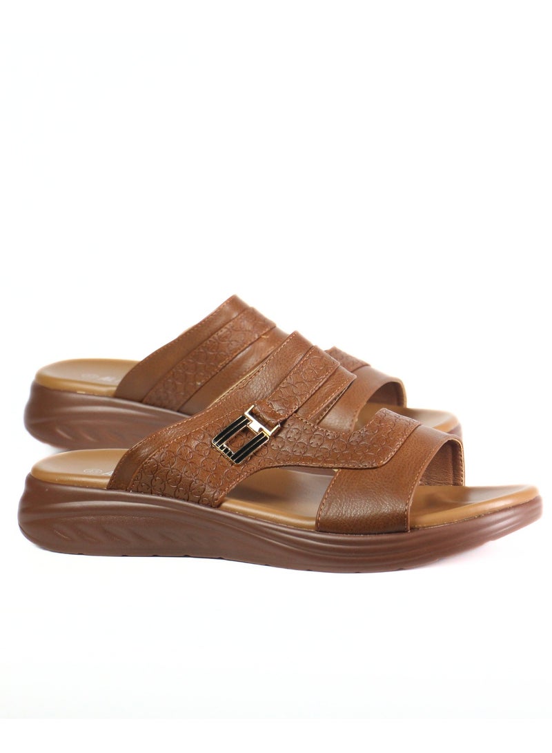 مون أمي صنادل عربية رجالية - نعال سهلة الارتداء فائقة النعومة وخفيفة الوزن وقابلة للتنفس مع نعل أوسط مرن - تصميم مضاد للانزلاق ومقاوم للماء وعديم الرائحة للارتداء في الهواء الطلق والطبية وغير الرسمية - Image 2