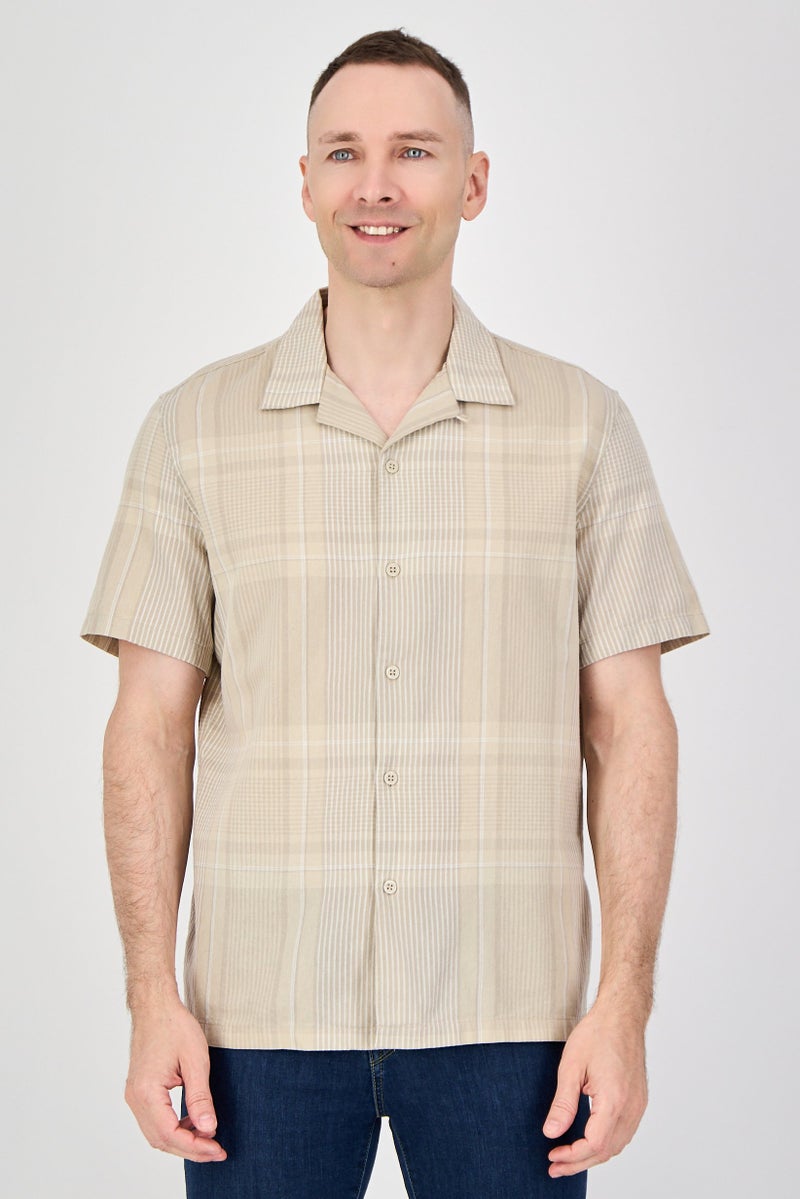 Celio قميص رجالي عادي بقصة مريحة بأكمام قصيرة ومربعات، بني - Image 1