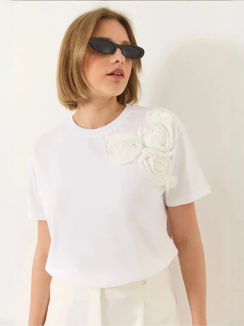 Bianco Lucci LUCCI Crew Neck Combed Cotton T-Shirt with Accessory Detail