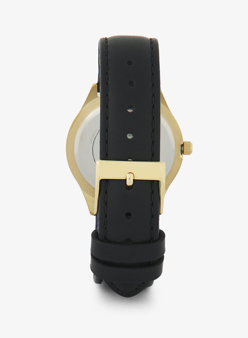 GUESS Women Analogue Quartz Watch with Leather Strap GW0744L2 - Image 4