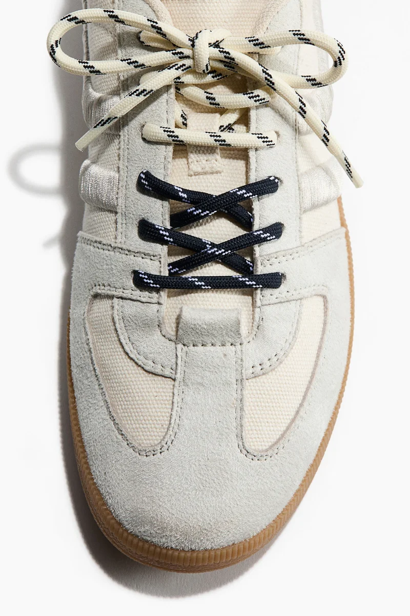 اتش اند ام عبوة من رباطين الأحذية من الدانتيل