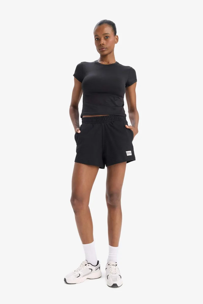 ديفاكتو Slim Fit Short Leg Shorts