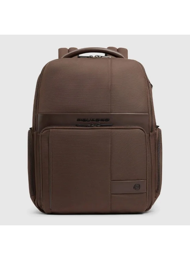 بيكوادرو حقيبة ظهر لابتوب قابلة للتوسعة Piquadro CA6239W129 مقاس 15.6 بوصة مع حجرة لجهاز iPad Pro 13، حماية RFID، جيب لـ AirPods، وقسم مخصص للسفر