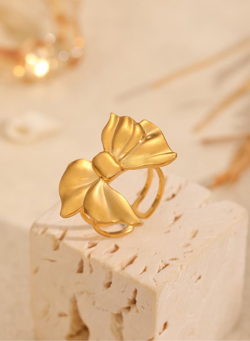 Coisinlia Elegant Gold Bow Statement Ring, Double Band Design, Metallic Finish - Image 2