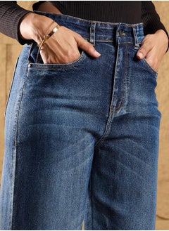 SASSAFRAS Dark Wash Knee Slit Straight Fit Jeans by Styli  - Image 4
