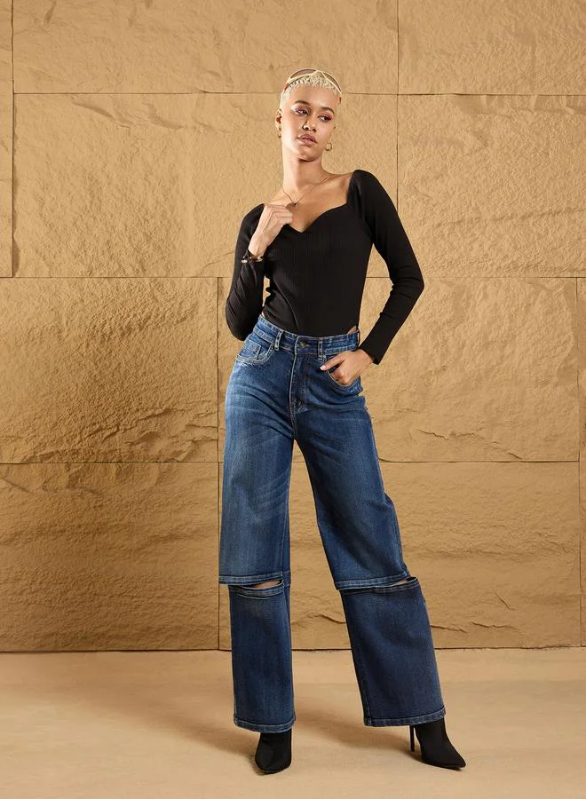 SASSAFRAS Dark Wash Knee Slit Straight Fit Jeans by Styli