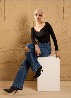 SASSAFRAS Dark Wash Knee Slit Straight Fit Jeans by Styli  - Image 2