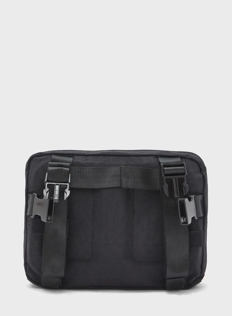 URBAN OUTFITTERS UO Chest Pack Messenger Bag
