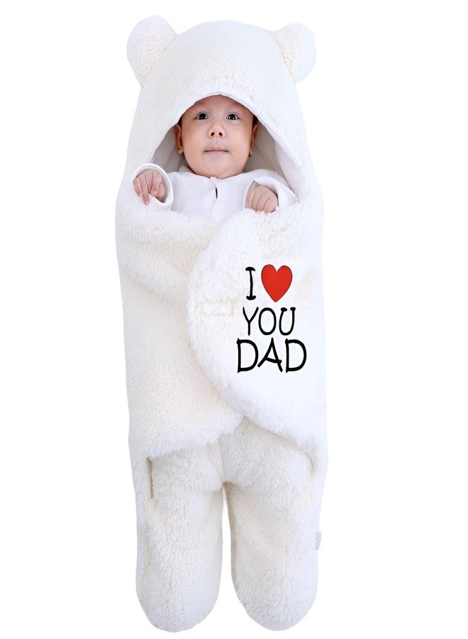 First Kick بطانية أمان للأطفال حديثي الولادة من فيرست كيك، مزودة بغطاء رأس مطرز، قابلة للارتداء، كيس نوم للأطفال (0-6 أشهر، الطول 27 × العرض 13 بوصة، أحب أبي، أبيض) - Image 1