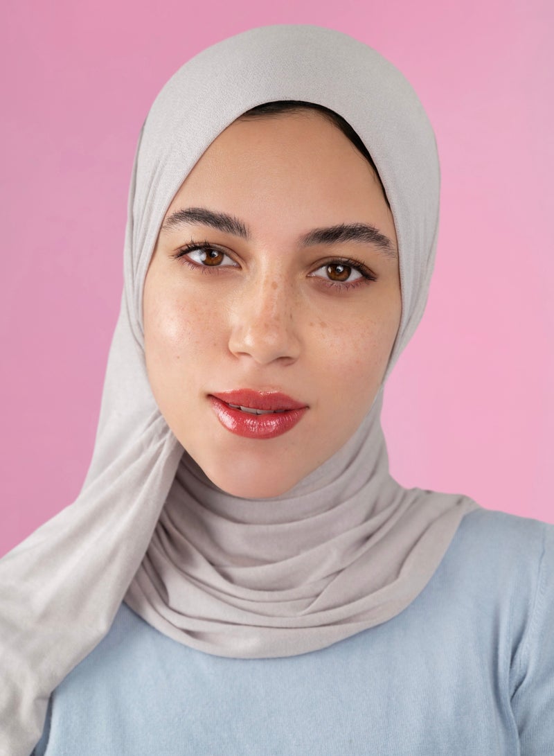 Janelle Cosmetics Hydrating Lip Gloss - Ruby - Image 5