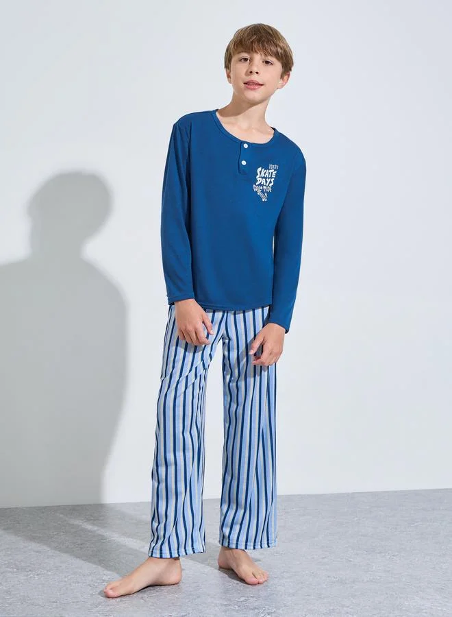 Styli Teen Boys Blue Printed Long Sleeves T-Shirt and Striped Pants Pyjama Set