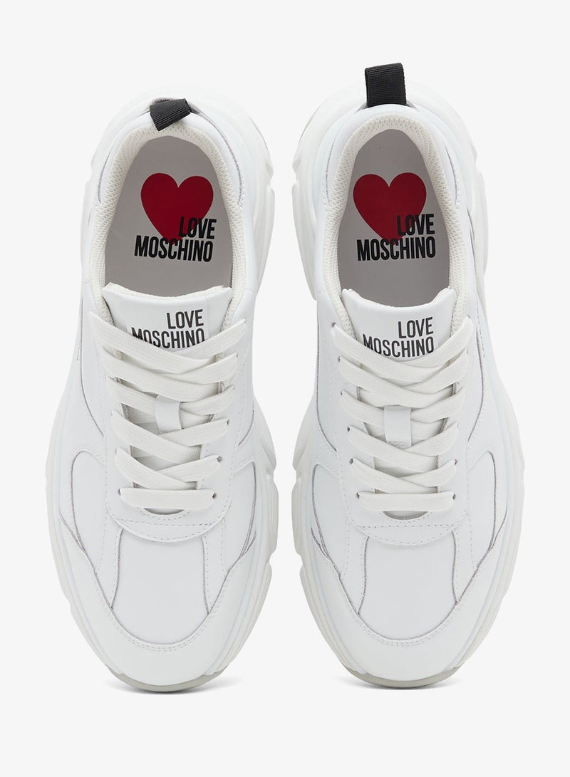 لوف موسكينو حذاء رياضي منخفض بشعار - Image 4
