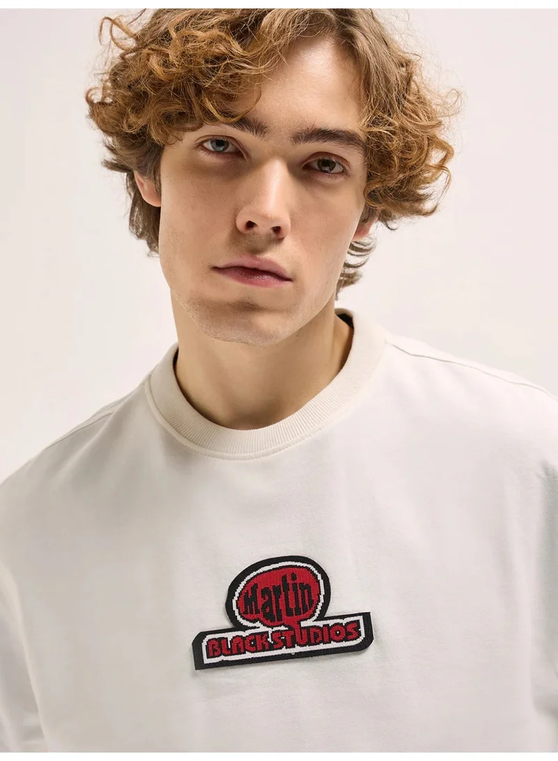 THE BEAR HOUSE  Men's White Logo Tshirt  Perfect For Casual Wear, Gym, Travel, Or Layering Stylish And Versatile Essential For Every Wardrobe for Men | Best Price UAE