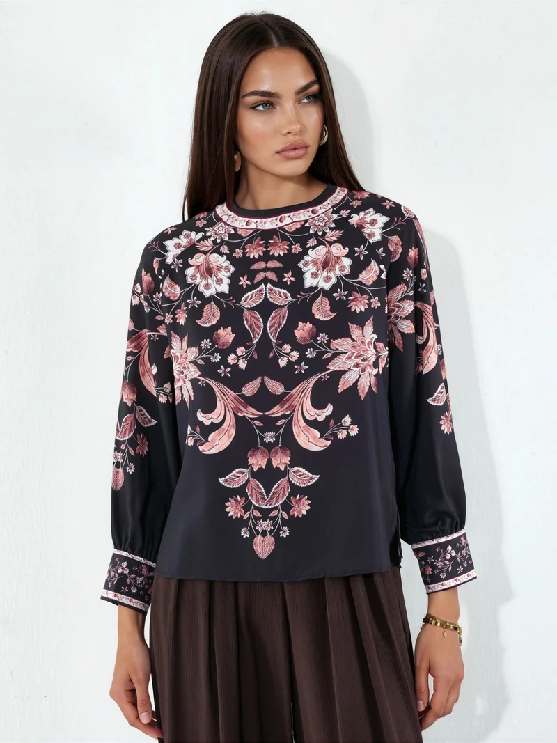 جينيفر Floral Embroidered Crepe Blouse